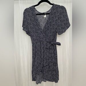 New Made Size Small navy blue and white faux wrap dress